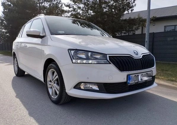 Skoda Fabia cena 23900 przebieg: 199000, rok produkcji 2019 z Oświęcim małe 154